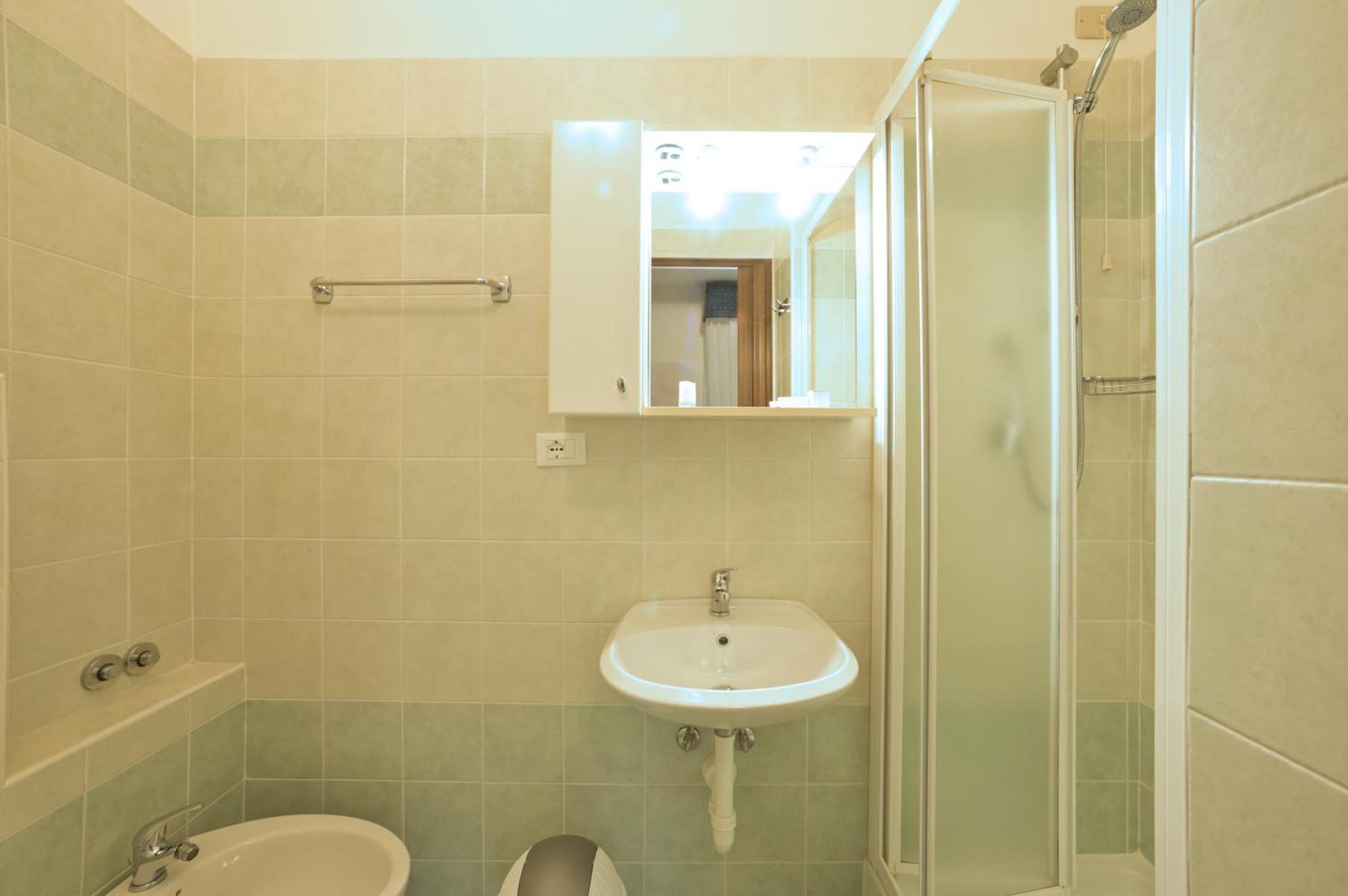 Hotel Delfino 라이구에글리아 외부 사진