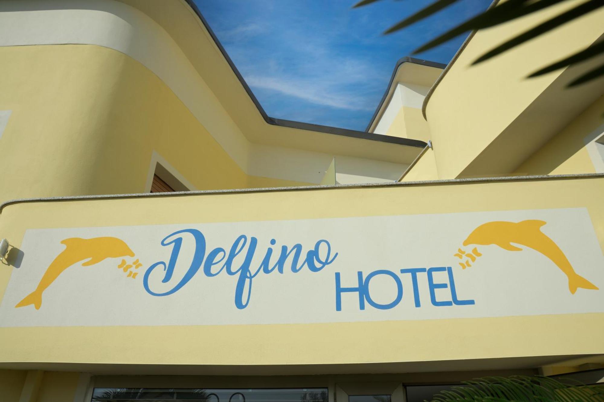 Hotel Delfino 라이구에글리아 외부 사진
