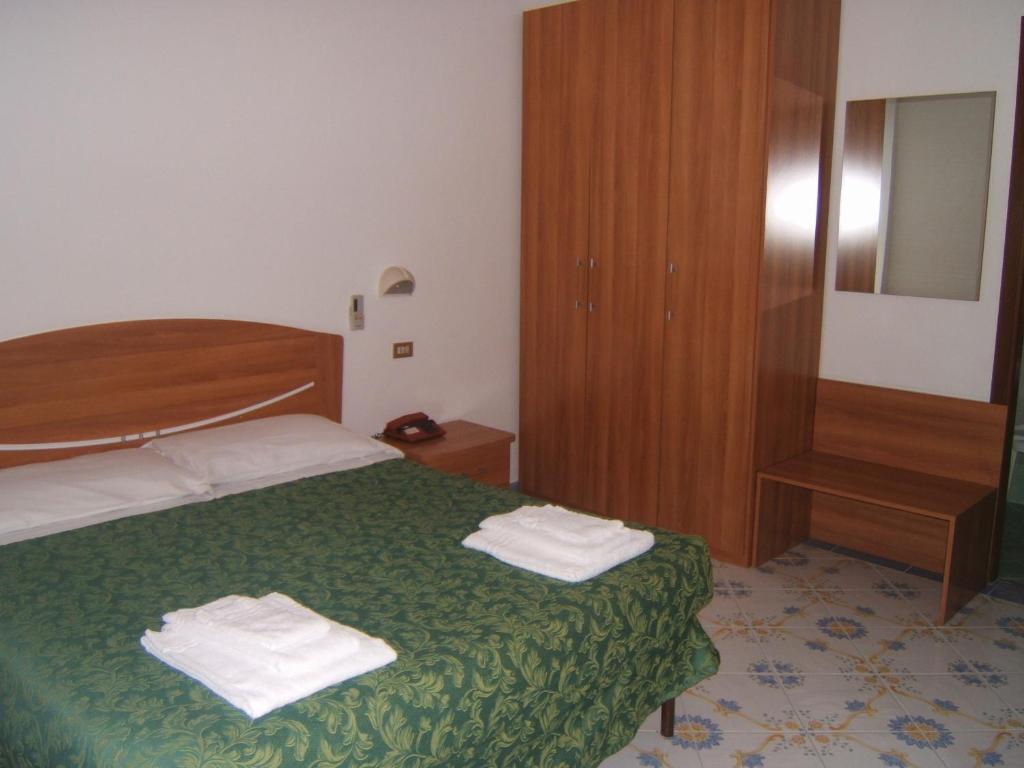 Hotel Delfino 라이구에글리아 외부 사진