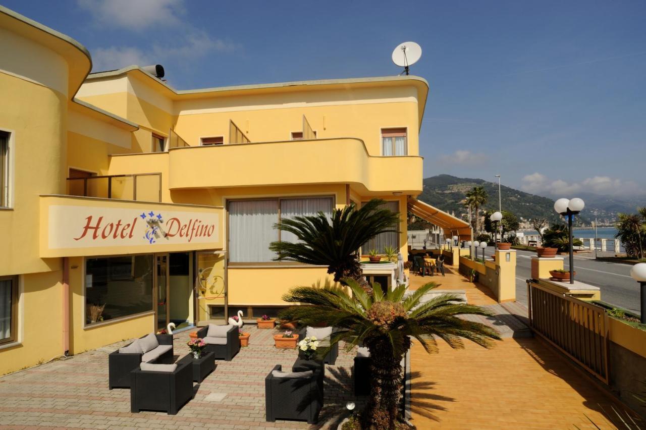 Hotel Delfino 라이구에글리아 외부 사진